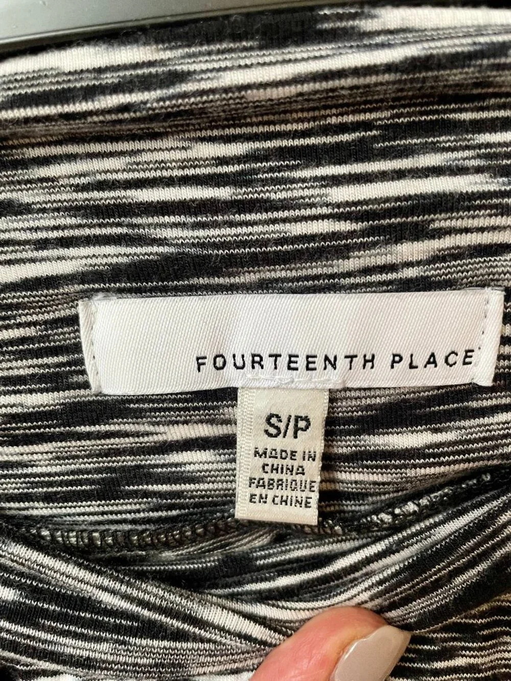 Fourteenth Place Soft skirt with 2 side openings 🔹
